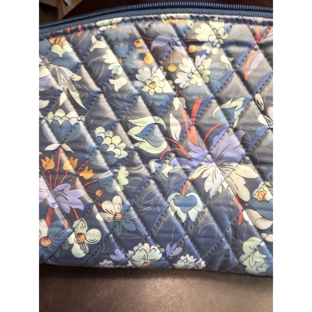 Vera Bradley Grand Travel Cosmetic Bag Laurel Burst NWT